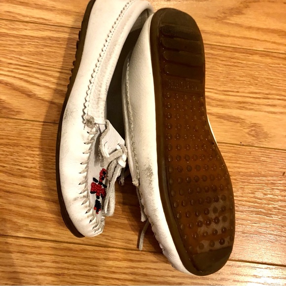 White Minnetonka thunderbird leather loafers women’s 7 - Picture 6 of 8